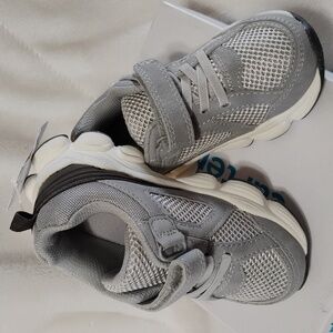 NWT Carter's Toddler 9 Tennis Shoes